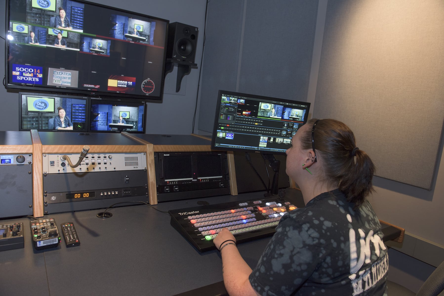 Audio visual studio booth