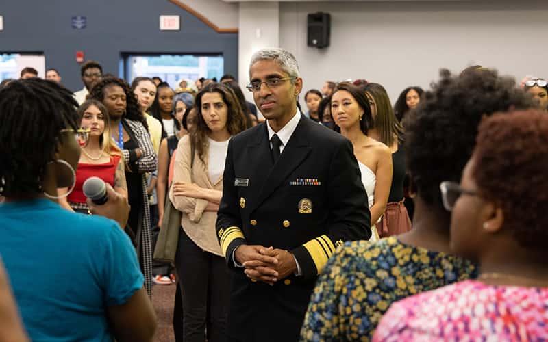 U.S. Surgeon General Dr. Vivek Murthy talks with students