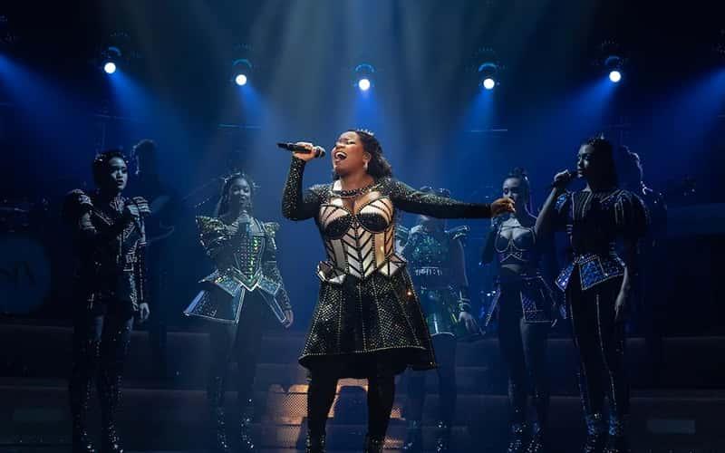 Kelly Denice Taylor as Jane Seymour in The North American Tour Boleyn Company of SIX. Photo by Joan Marcus, Courtesy of the Shubert Theatre